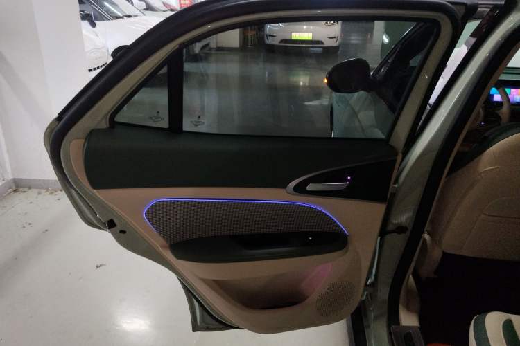 Used ORA Good Cat 2023 401 km Standard Range Premium Version Lithium Iron Phosphate
