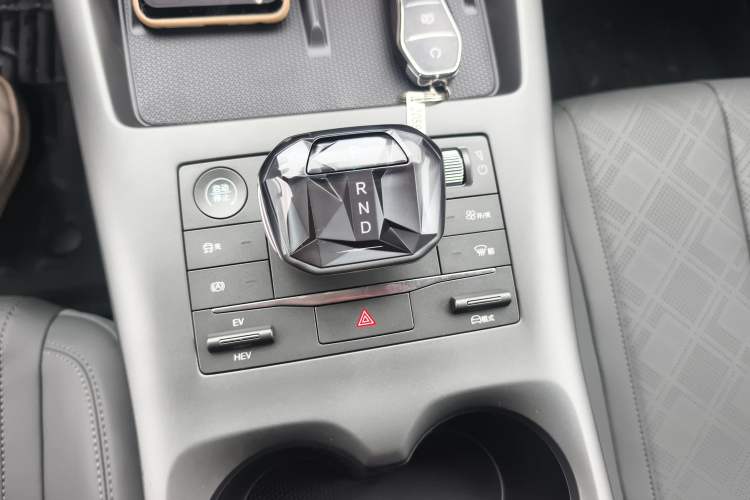 Used BYD Qin PLUS 2025 DM-i Smart Drive 55KM Leading Model
