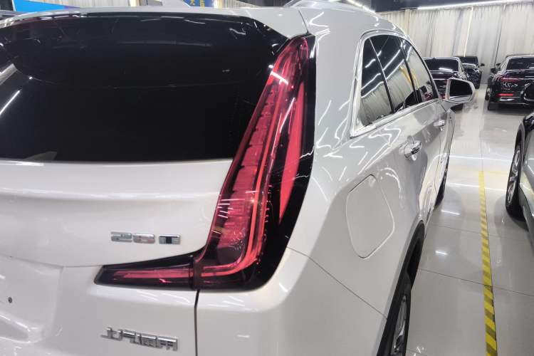 Used Cadillac XT4 2020 28T Two-Wheel-Drive Leading Version