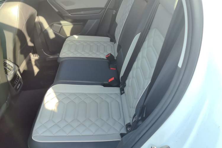 Used Volkswagen Tayron 2023 300TSI Two-Wheel-Drive Luxury Plus Advanced Edition