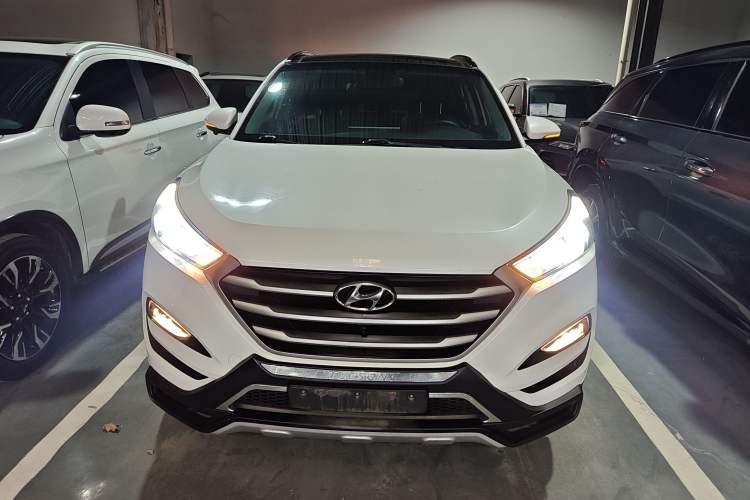 Used Hyundai Tucson 2018 1.6T Dual-Clutch Two-Wheel Drive 15th Anniversary Special Edition