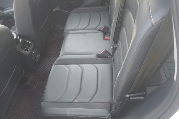 Used Volkswagen Tiguan L 2019 Revised 330TSI Automatic Two-Wheel Drive Smart & Luxury Edition China VI Standard
