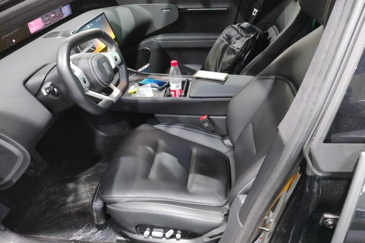 Used  12 2025 Ultra Extended-Range Edition
