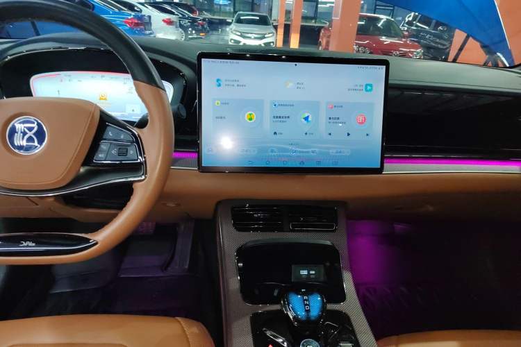 Used BYD Han 2022 DM-i 242km Flagship Model