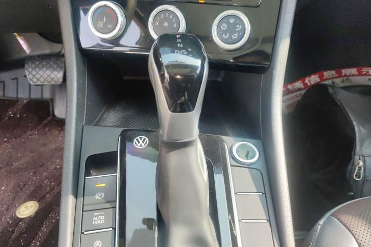 Used Volkswagen Sagitar 2023 300TSI DSG Flyover Edition
