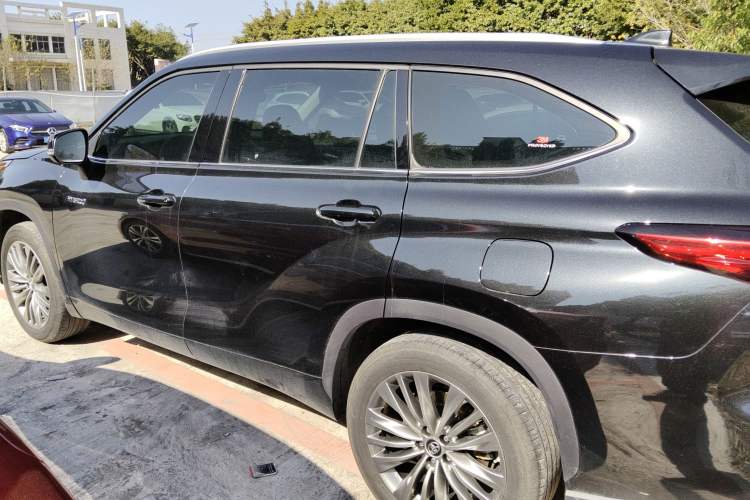Used Toyota Highlander 2023 2.5L Smart Electric Hybrid Dual-Motor All-Wheel-Drive Luxury 7-Seater
