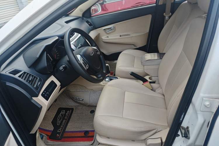 Used Chery Fengyun 2 2013 Hatchback 1.5L AMT Ruìyì Edition