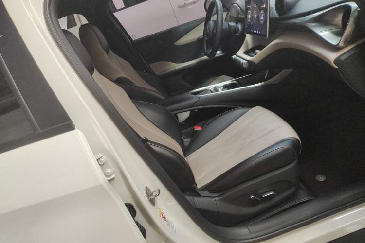 Used BYD Dolphin 2023 420 km Fashion Edition
