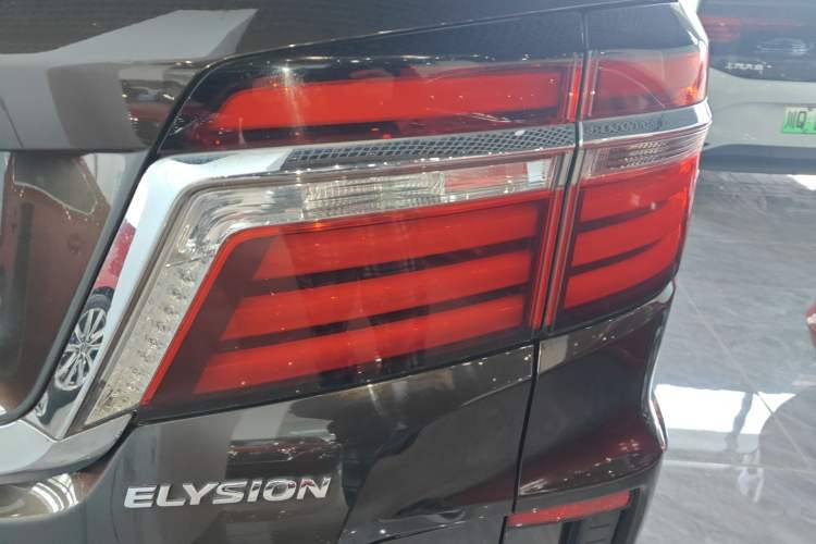 Used Honda Elysion 2016 2.4L Luxury Edition
