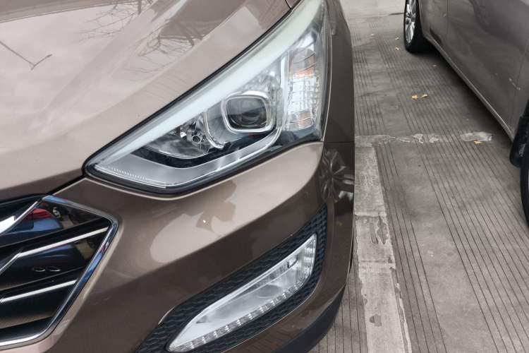 Used Hyundai Santa Fe 2013 2.4L Automatic Two-Wheel Drive Smart Version
