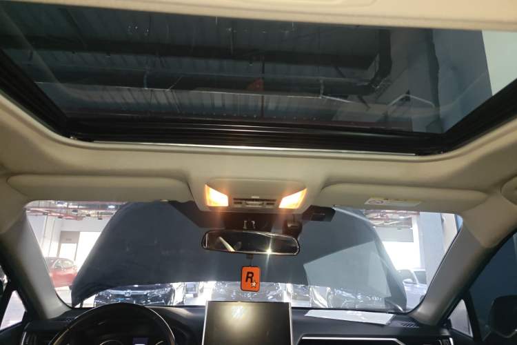 Used Toyota Wildlander 2022 Dual-Engine 2.5L E-CVT Two-Wheel Drive Luxury PLUS Edition
