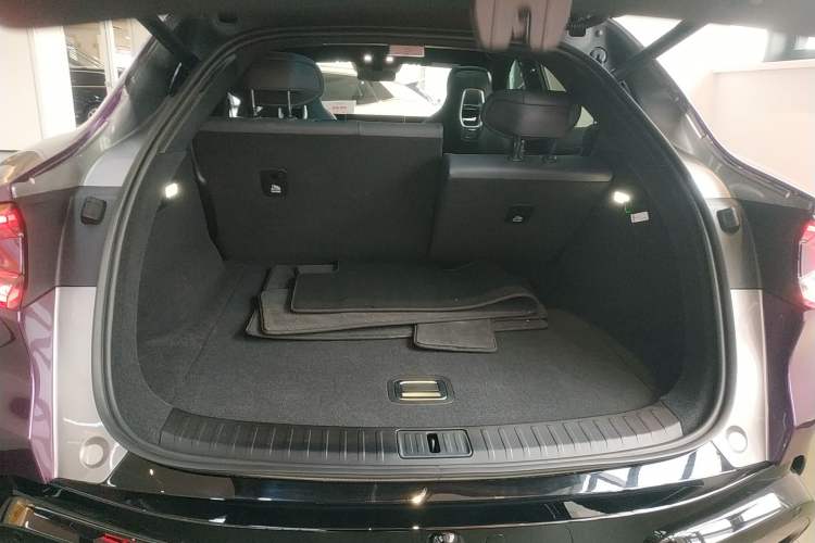 Used Xiaomi Auto YU7 2025 Ultra-Long Range High-Performance All-Wheel-Drive Max Edition