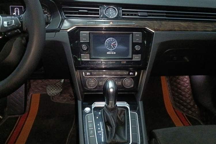 Used Volkswagen Magotan 2018 330TSI DSG Luxury Model
