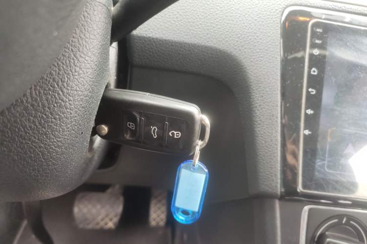 Used Volkswagen Santana 2015 1.6L Automatic Comfort Edition