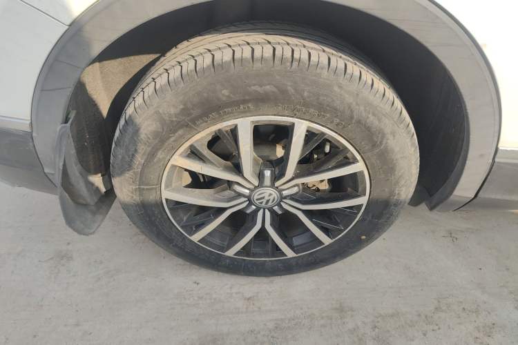 Used Volkswagen Tiguan L 2017 330TSI Automatic Two-Wheel Drive Luxury Edition
