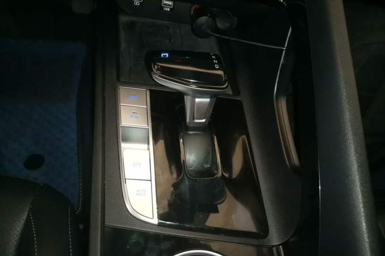 Used Hyundai Elantra 2021 1.5L CVT LUX Prestige Edition
