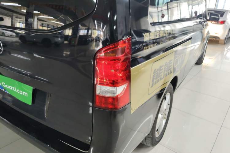 Used Mercedes-Benz Vito 2018 2.0T Elite Version 7 Seats China VI Emission Standard
