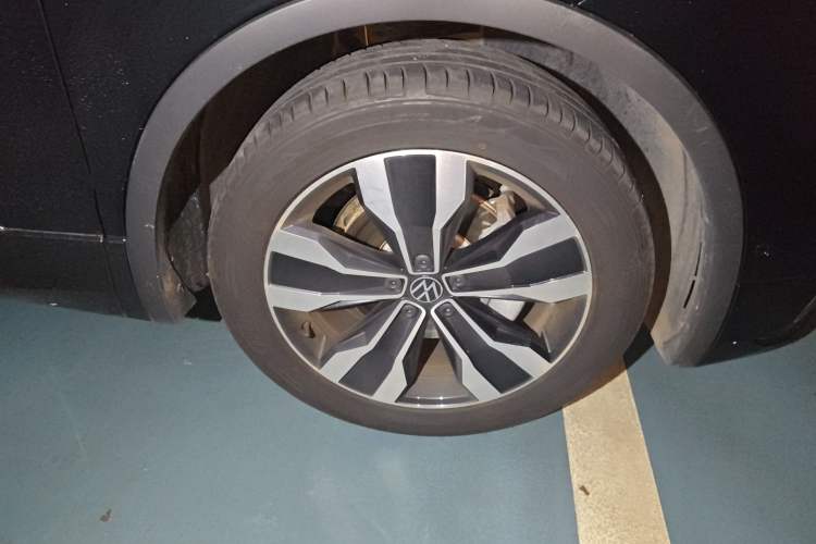 Used Volkswagen Tiguan L 2024 330TSI Automatic Two-Wheel Drive R-Line Enhanced Edition
