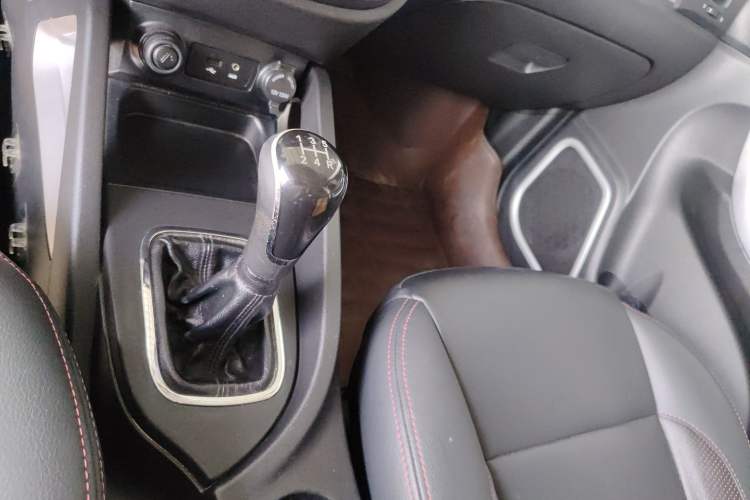 Used Changan CS35 2016 1.6L Manual Luxury Model China V Standard