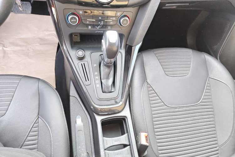 Used Ford Focus 2015 Hatchback 1.6L Automatic Fashion Edition