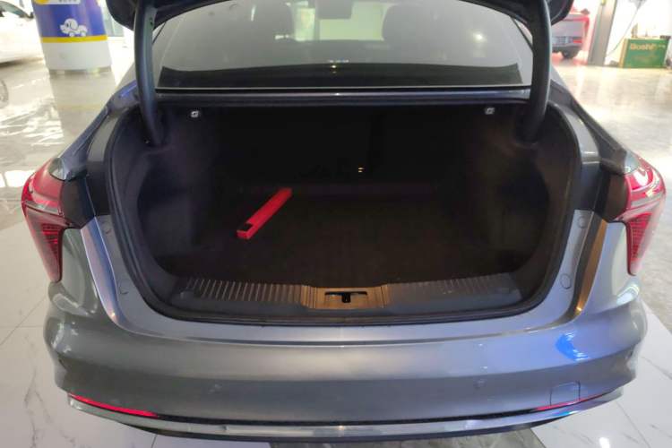 Used Hongqi H5 2023 2.0T Automatic Smart Connect Flagship Edition
