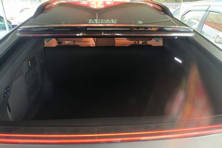 Used  E07 2025 All-Electric 4x4 90kWh Ultra High-Performance Edition
