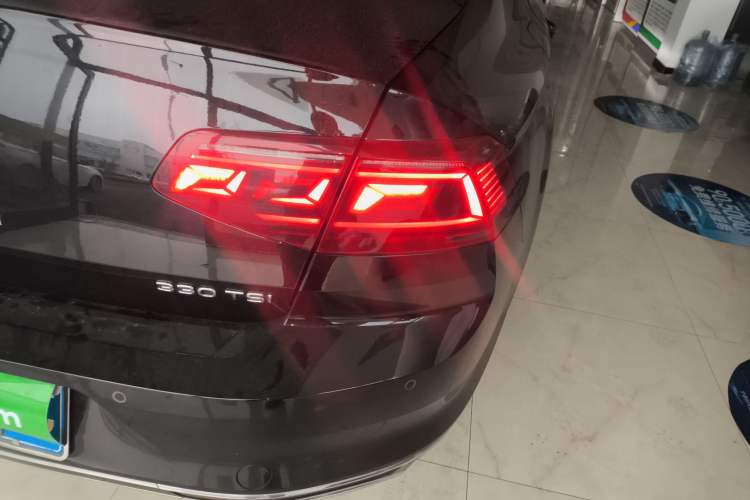 Used Volkswagen Magotan 2023 2 Million Units Commemorative Edition 330TSI DSG Luxury Version
