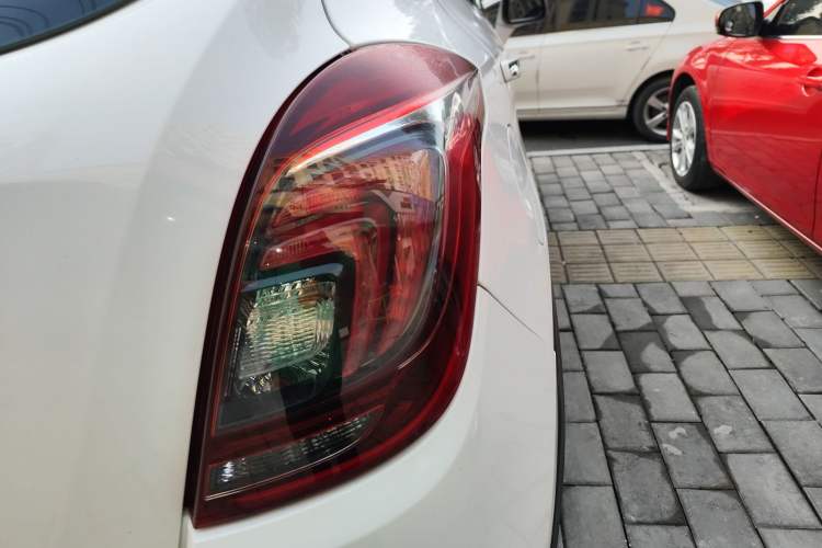 Used Buick Encore 2017 18T Automatic Two-Wheel Drive Urban Elite Model