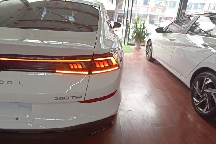 Used Volkswagen Lamando 2023 Lavida L 280TSI DSG Spicy Edition
