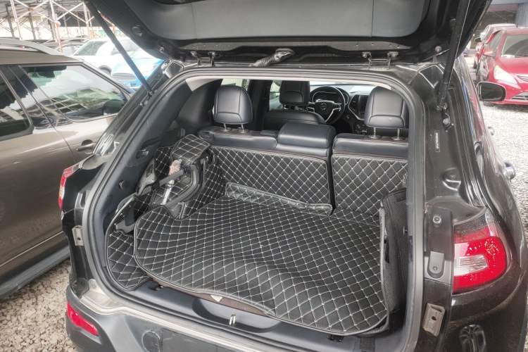 Used  Cherokee 2016 2.4L Leading Smart Version
