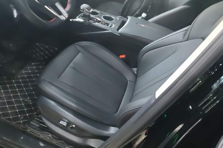 Used Hongqi HS3 PHEV 2024 PHEV 115km Jingwei Edition