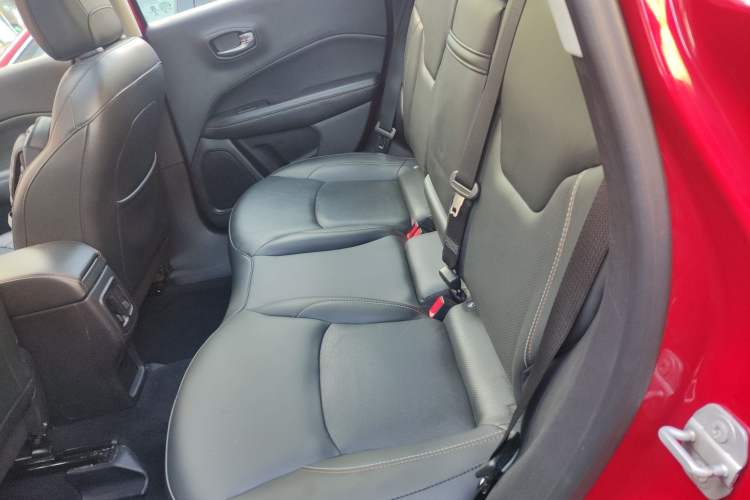 Used  Compass 2017 200T Automatic Family Edition
