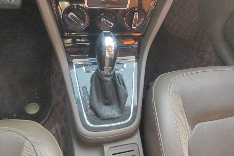 Used Volkswagen Bora 2014 1.6L Automatic Comfort Model
