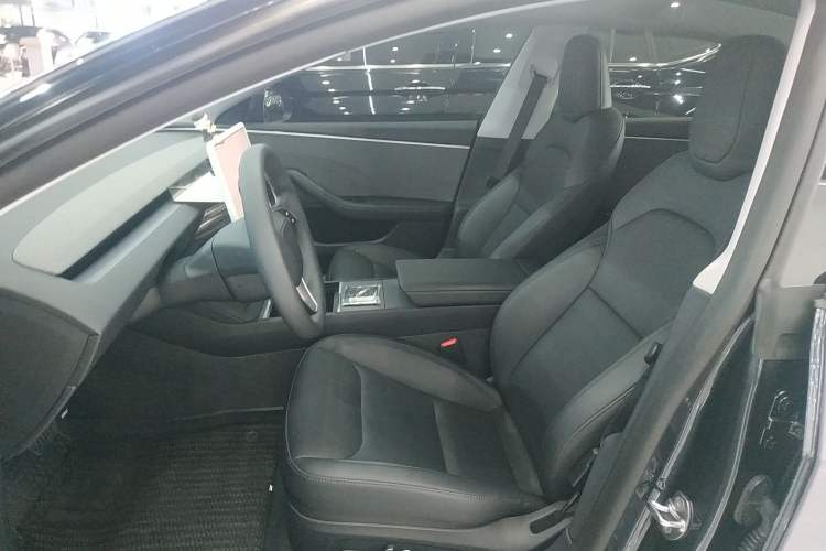 Used Tesla Model 3 2023 Rear-Wheel-Drive Version
