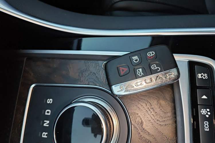 Used Jaguar XFL 2017 XFL 2.0T 240PS Premium Edition
