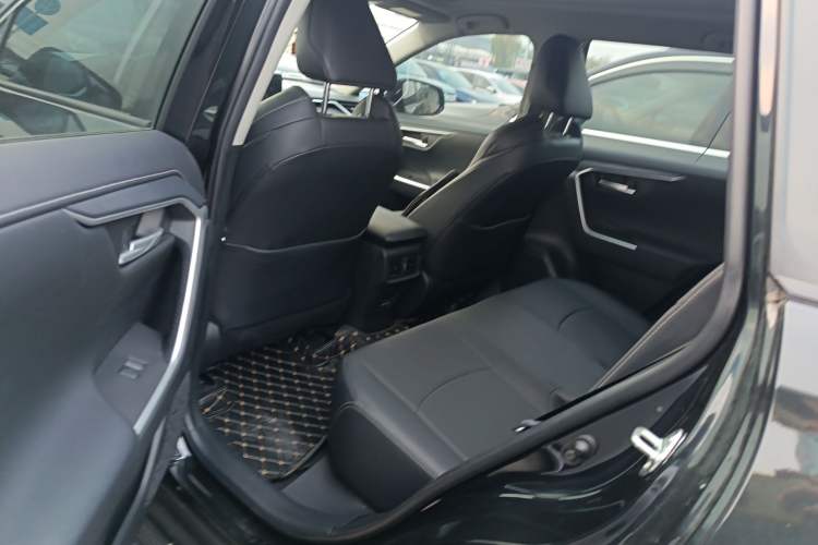 Used Toyota Wildlander 2023 2.0L CVT Two-Wheel Drive Luxury PLUS Edition
