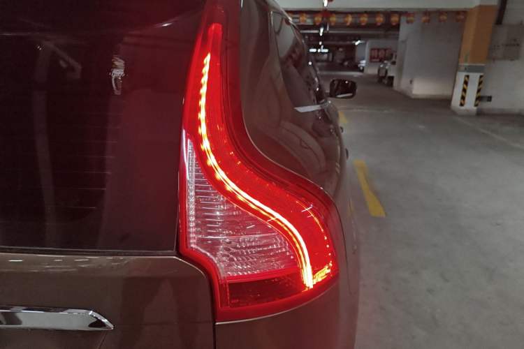 Used Volvo XC60 2017 T5 AWD Smart Upgrade Model
