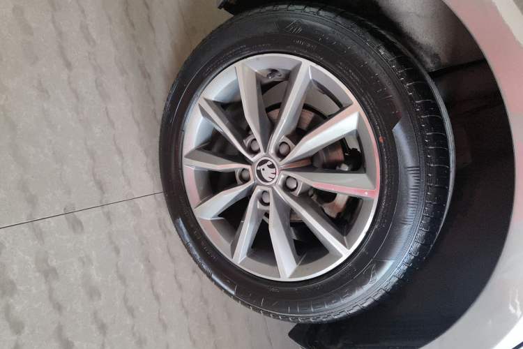 Used Skoda Octavia 2019 1.5L Automatic SmartDrive Comfort Edition China VI Standard
