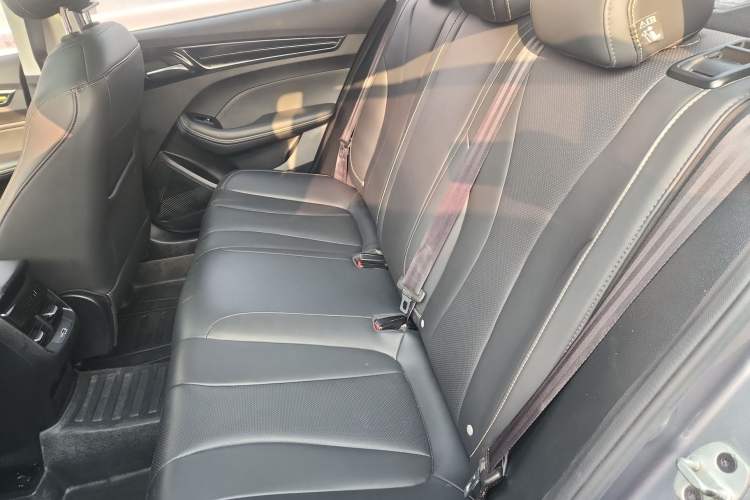 Used Roewe i5 2021 1.5L CVT Diamond Edition
