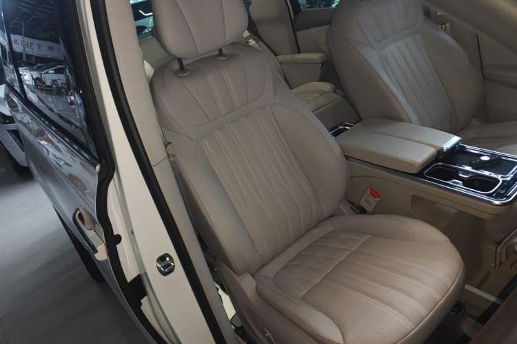 Used Roewe iMAX8 2023 400TGI Comfort Edition
