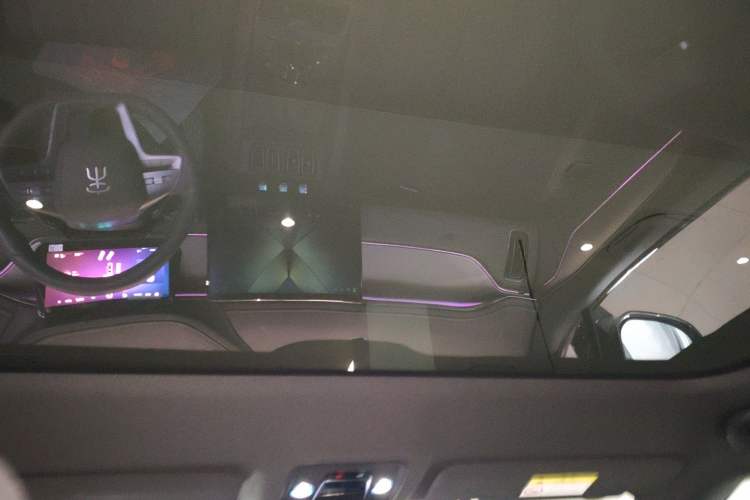 Used BYD Song L EV 2025 Intelligent Driving Version 662 km LiDAR Excellence Edition
