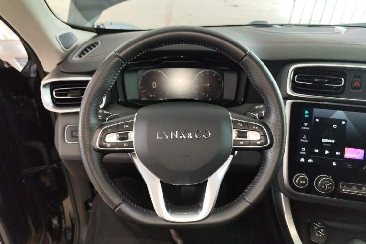 Used Lynk & Co 01 2019 2.0T Four-Wheel Drive Genie Pro Version China VI Standard
