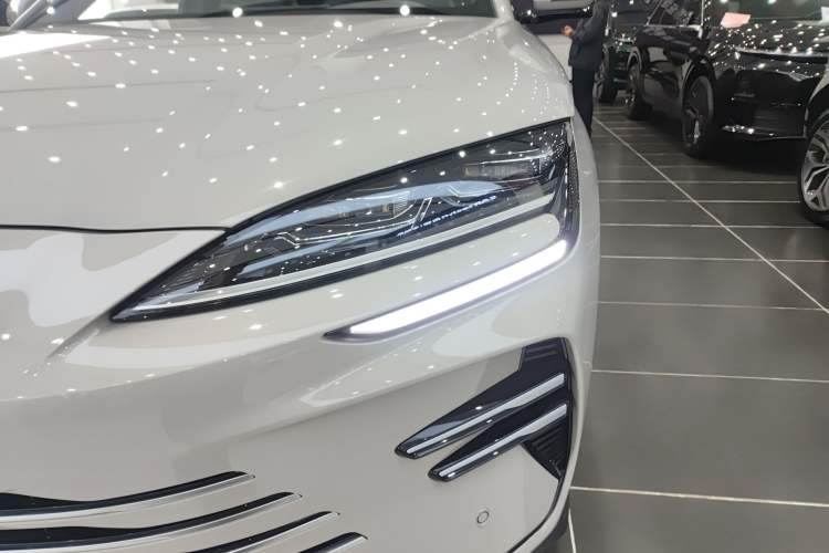 Used BYD Song PLUS New Energy 2025 DM-i Smart Drive 112KM Prestige Model