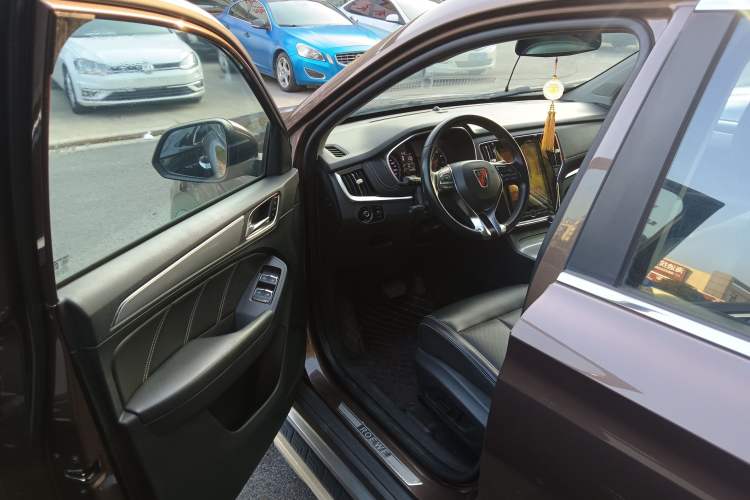 Used Roewe RX5 2019 20T Two-Wheel Drive Automatic 4G Connected Platinum Edition
