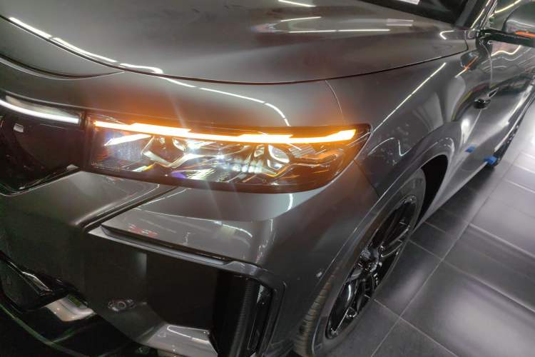 Used VOYAH FREE 2025 318 318 km Rear-Drive Touring Edition
