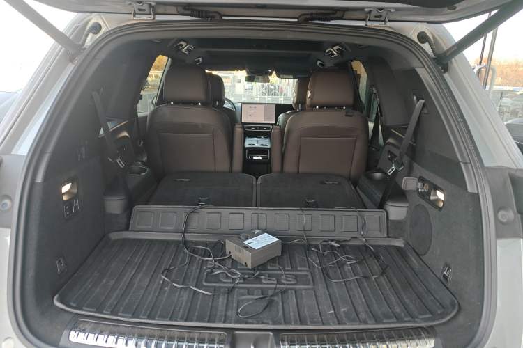 Used Li Auto L8 2023 Pro Model
