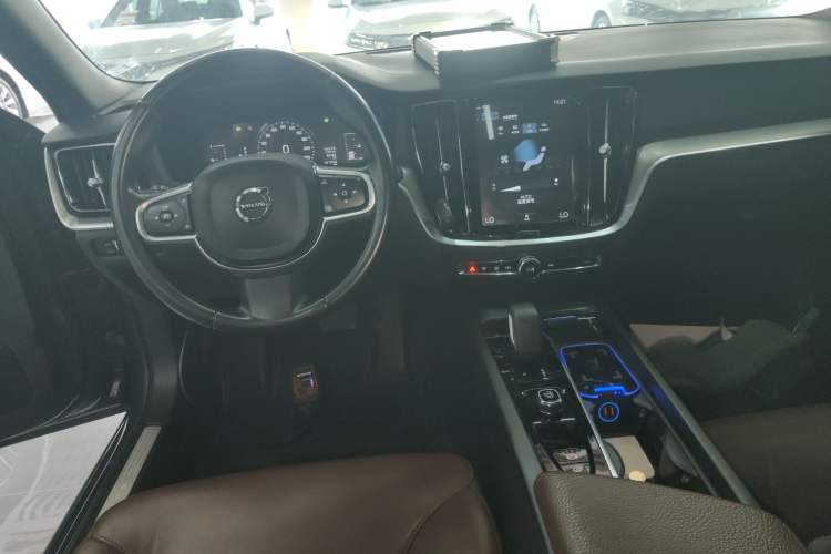 Used Volvo S60 2022 B4 Zhiyi Luxury Edition