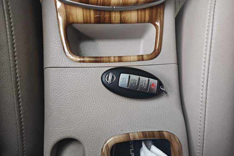 Used Nissan Sylphy 2014 1.6XV CVT Deluxe Edition
