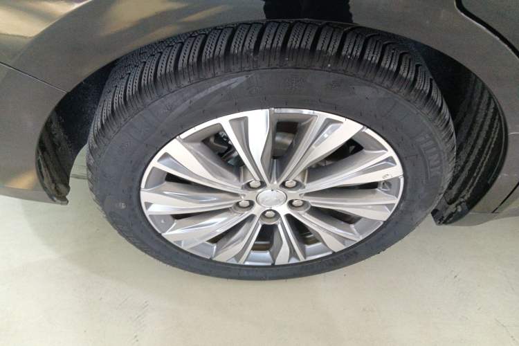 Used Hongqi E-QM5 2024 610 km PLUS
