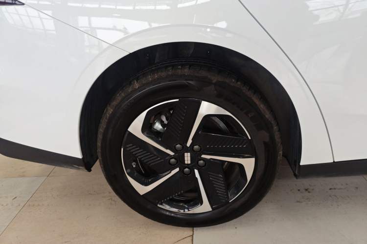 Used  L6 2025 EM-i 140km Starship Edition